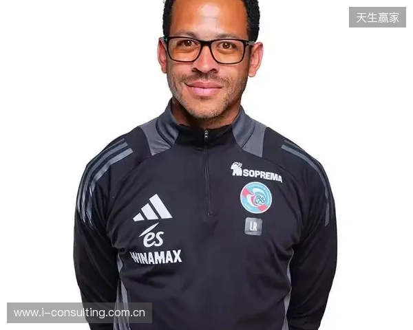 詹俊:罗塞尼尔爱用新人和切尔西挺搭;需要先获得“队委会”信任 詹俊:罗塞尼尔爱用新人和切尔西挺搭;需要先获得“队委会”信任