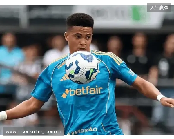 多特即将签下17岁左后卫帕特雷斯，预计给克鲁塞罗超千万欧